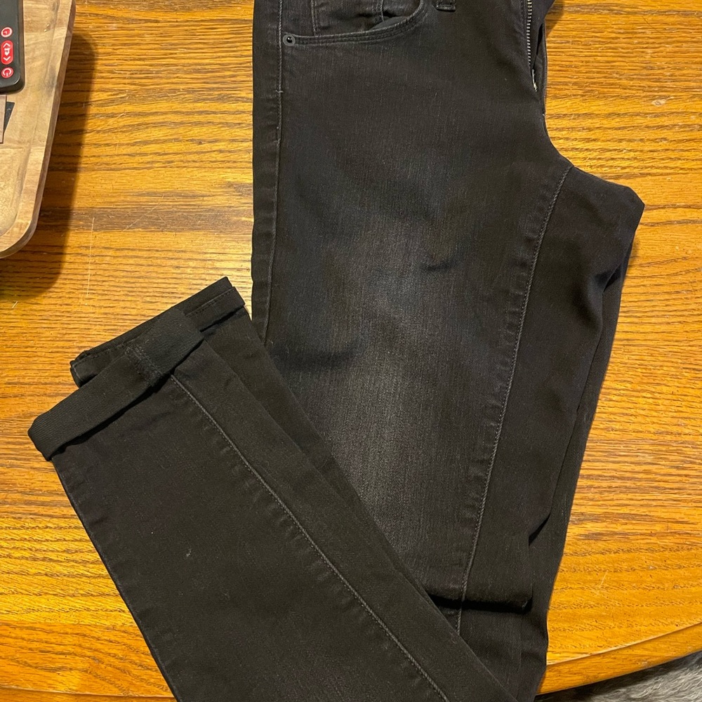 Universal Black Men's Jeans